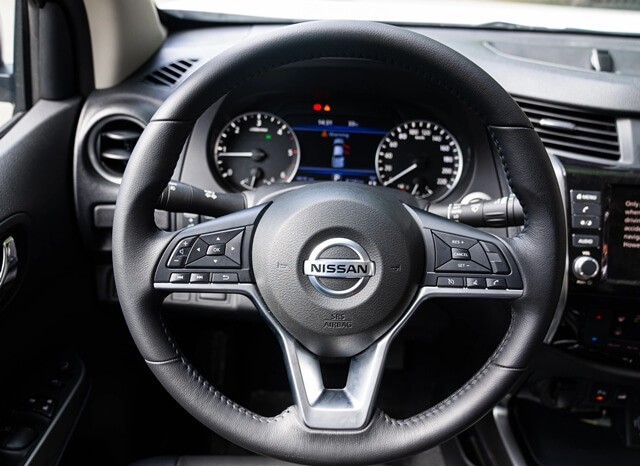 Nissan-Navara-2023-vo-lang