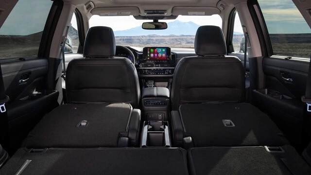 Nissan-Pathfinder-khoang-hanh-khach