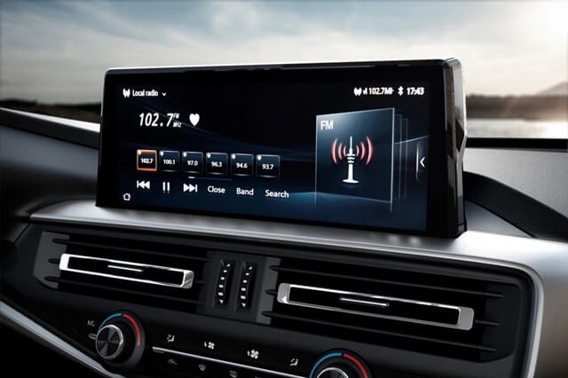 Peugeot-Landtrek-man-hinh-giai-tri