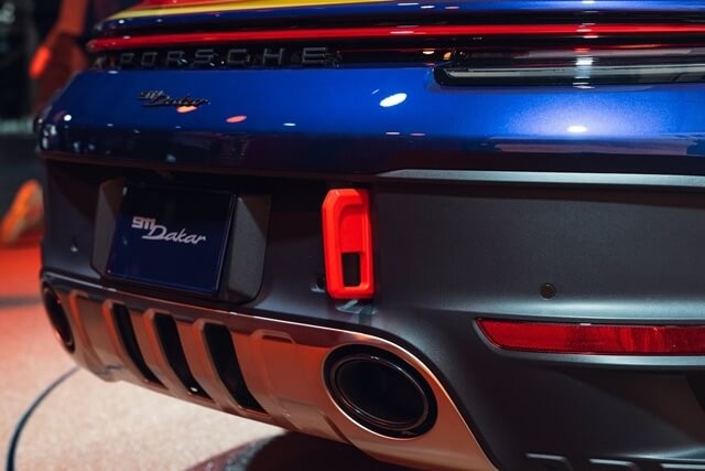 Porsche-911-Dakar-can-sau