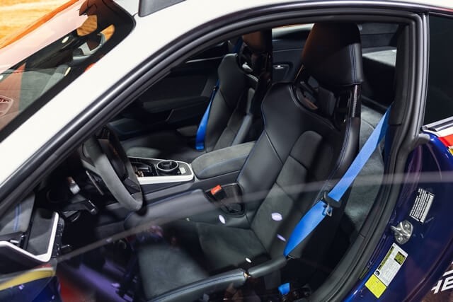 Porsche-911-Dakar-ghe-ngoi