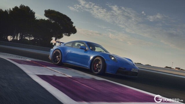 Porsche-911-GT3-ngoai-that