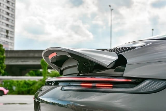 Porsche-911-Targa-canh-gio