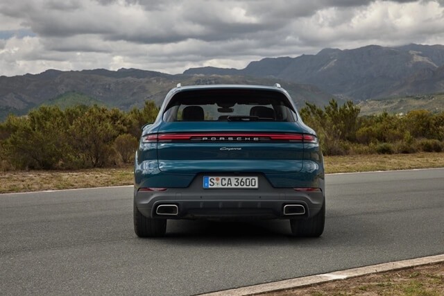 Porsche-Cayenne-2023-duoi-xe