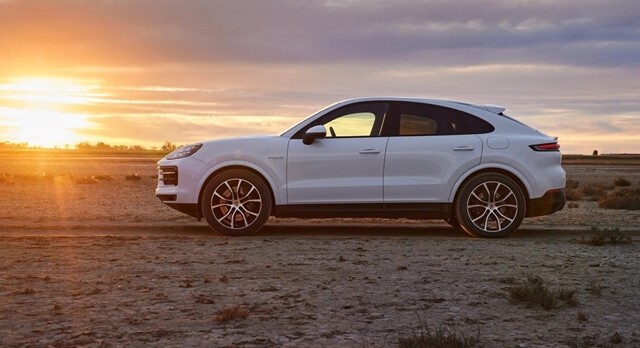 Porsche-Cayenne-2023-than-xe