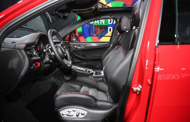 Porsche-Macan-khong-gian-noi-that-khoang-lai