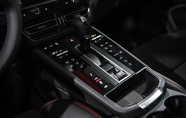 Porsche-Macan-trung-tam-dieu-khien