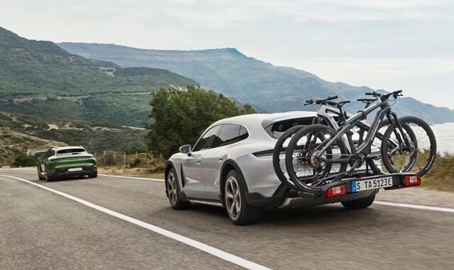 Porsche-Taycan-Cross-Turismo-tien-ich