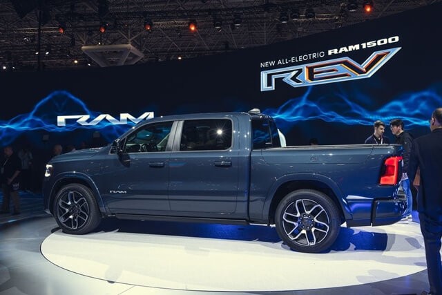 Ram-1500-REV-than-xe