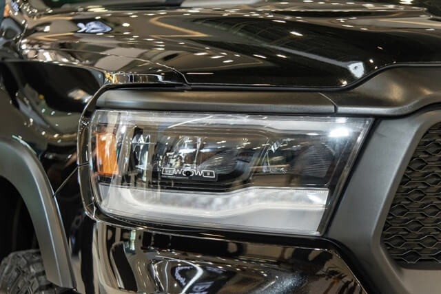 Ram-1500-Rebel-den-pha