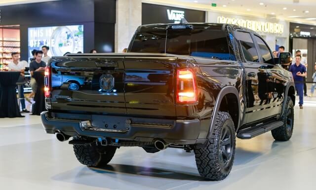 Ram-1500-Rebel-hong-xe