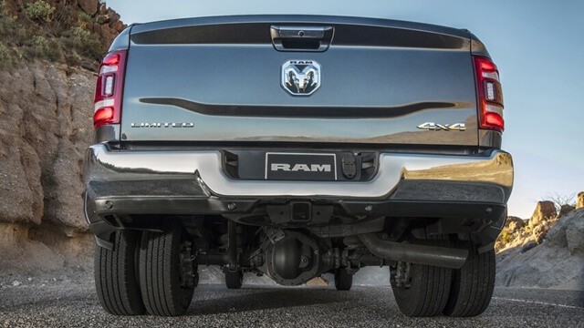 Ram-3500-duoi-xe