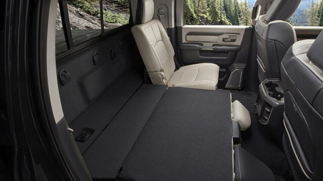 Ram-3500-gap-ghe-hang-thu-2