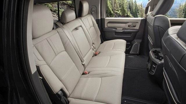 Ram-3500-khoang-hanh-khach