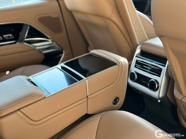 Range-Rover-Autobiography-LWB-be-ty-tay-va-cua-gio-dieu-hoa