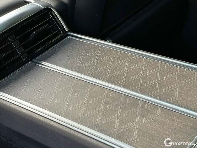 Range-Rover-SVAutobiography-LWB-be-mat-be-ty-tay