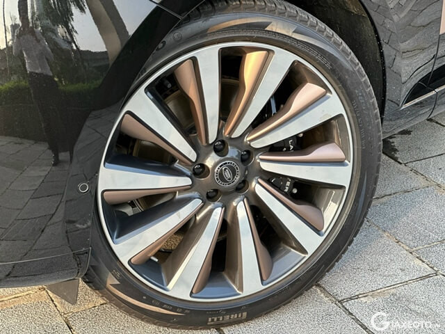 Range-Rover-SVAutobiography-LWB-la-zang