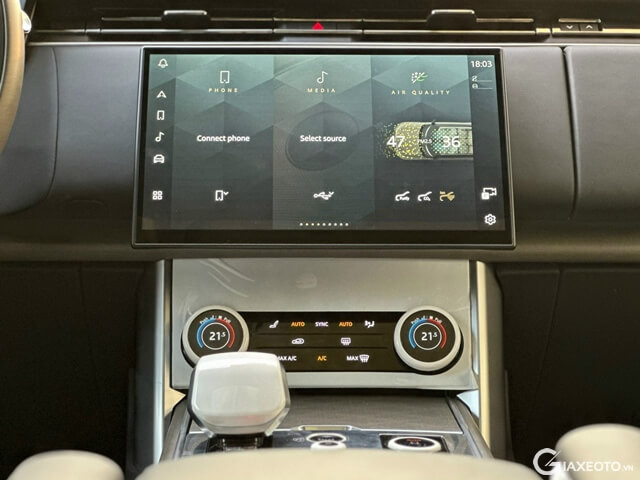 Range-Rover-SVAutobiography-LWB-man-hinh-giai-tri