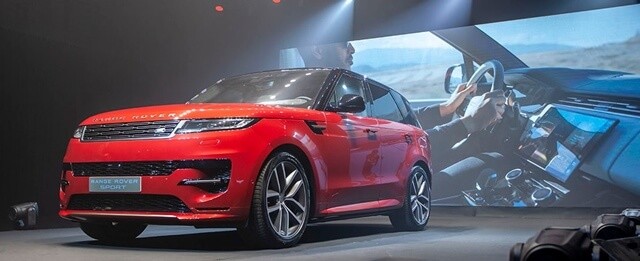 Range Rover 2022 ra mắt tại Việt Nam: Giá từ 10,879 tỷ đồng, 4 phiên bản có  thể cá nhân hoá