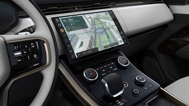 Range-Rover-Sport-man-hinh-giai-tri