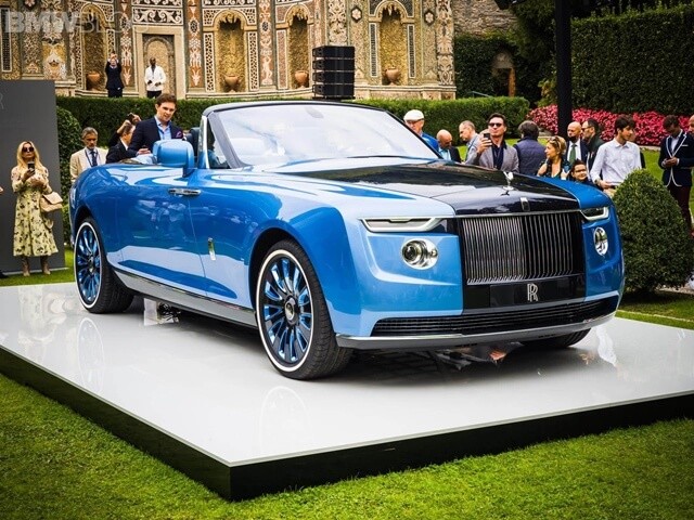 Rolls-Royce-Thuyền-Đuôi-ngoài-đó