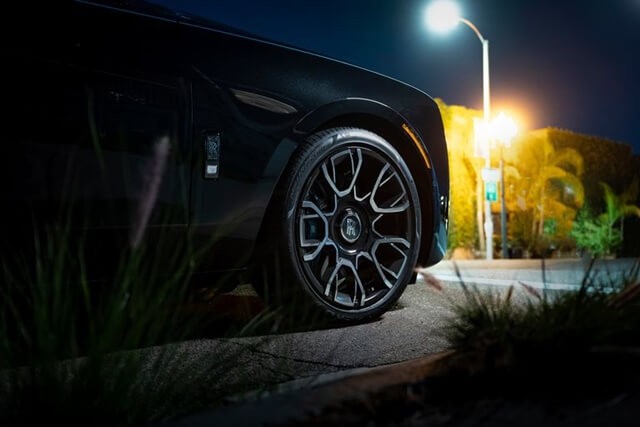 Rolls-Royce-Ghost-black-badge-thiet-ke-la-zang
