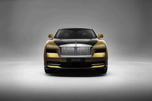 Rolls-Royce-Spectre-dau-xe