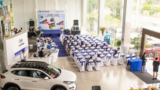 Showroom-hyundai-long-an
