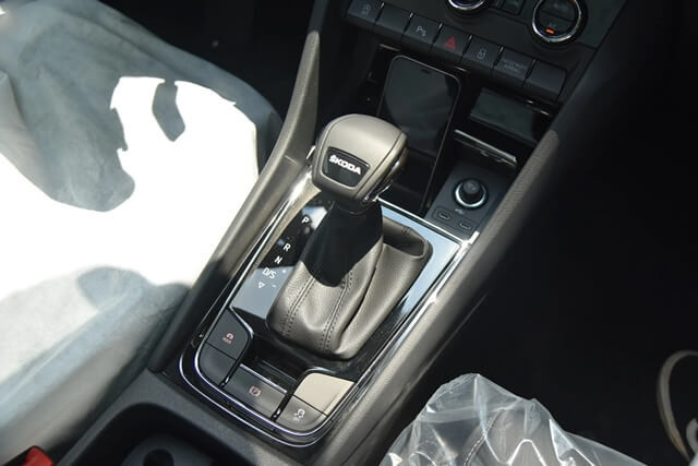 Skoda-Karoq-can-chuyen-so
