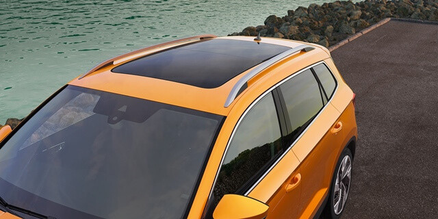 Skoda-Karoq-cua-so-troi-toan-canh