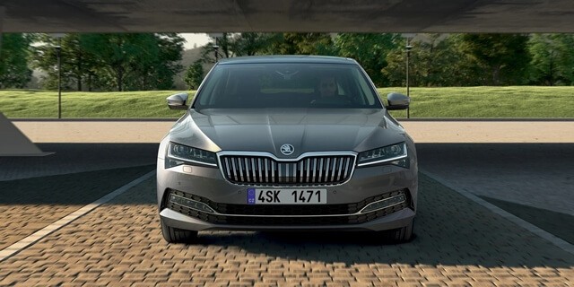 Skoda-Superb-dau-xe