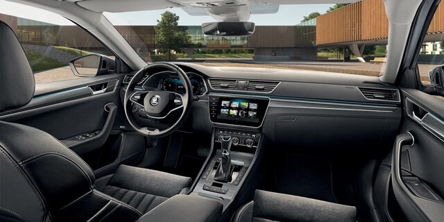 Skoda-Superb-noi-that-khoang-lai