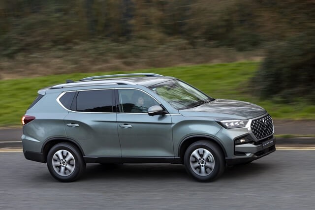 SsangYong-Rexton-van-hanh
