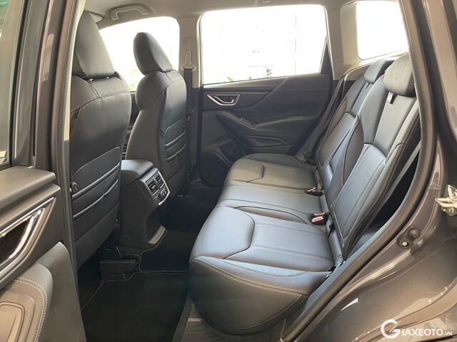 Subaru-Forester-khoang-hanh-khach