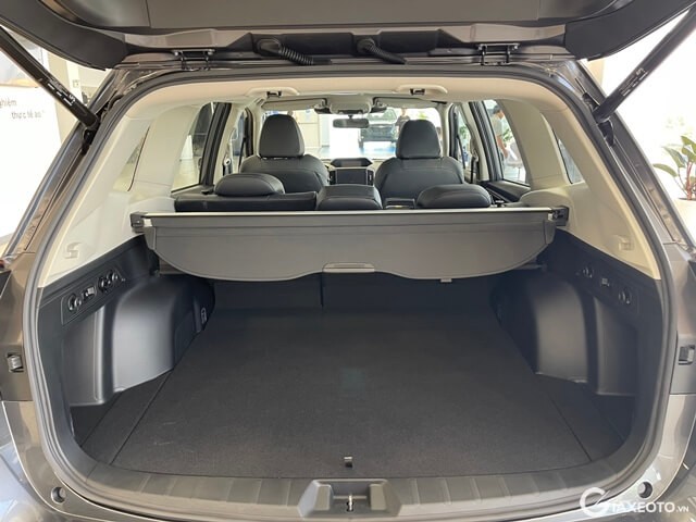 Subaru-Forester-khoang-hanh-ly