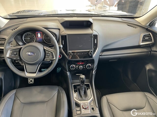 Subaru-Forester-noi-that-khoang-lai