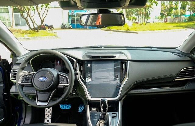 Subaru-Outback-2025-khoang-lai