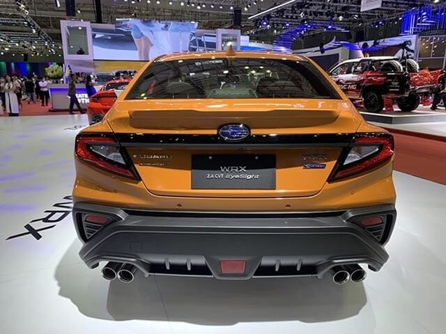 Subaru-WRX-duoi-xe
