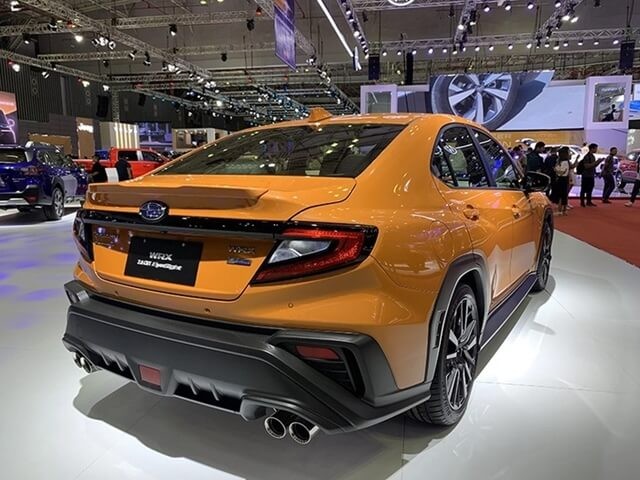 Subaru-WRX-hong-xe