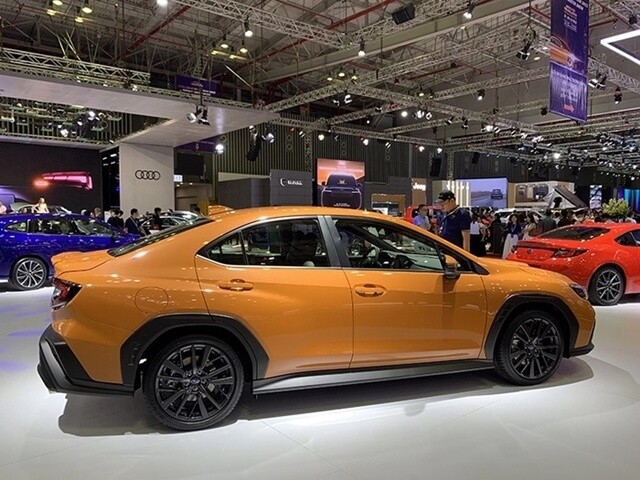 Subaru-WRX-phan-than-xe