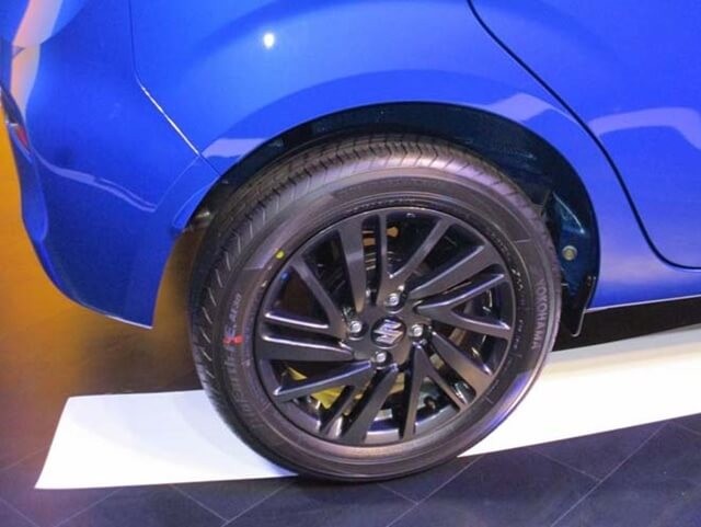 Suzuki-Celerio-la-zang