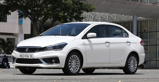 Suzuki-Ciaz-ngoai-that