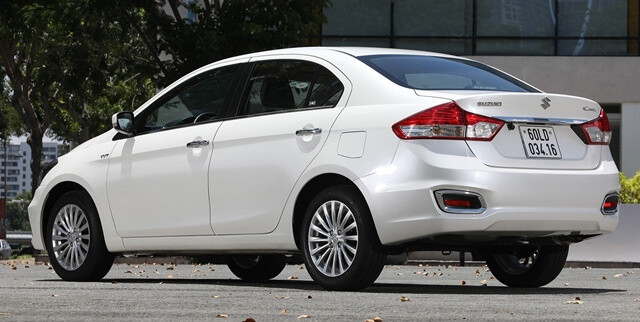 Suzuki-Ciaz-phan-hong-xe