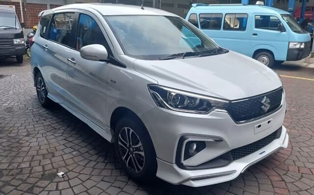 Suzuki-Ertiga-2023-suon-xe
