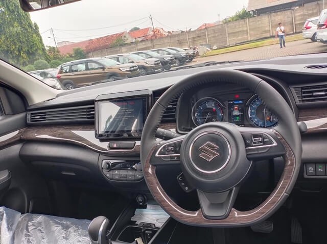 Suzuki-Ertiga-2023-vo-lang