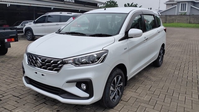 Suzuki-Ertiga-Hybrid-ngoai-that