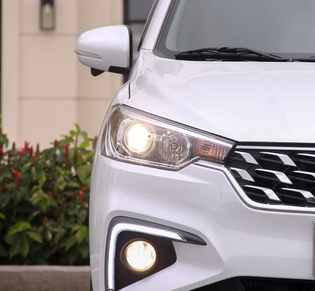 Suzuki-Ertiga-den-pha