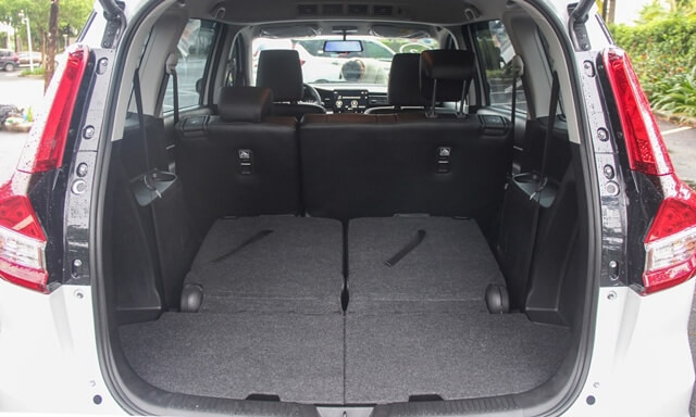 Suzuki-Ertiga-khoang-hanh-ly-khi-gap-hang-ghe-thu-3