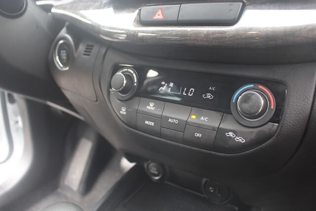 Suzuki-Ertiga-nut-chinh-dieu-hoa