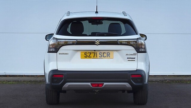 Suzuki-SX4-S-Cross-2022-den-hau